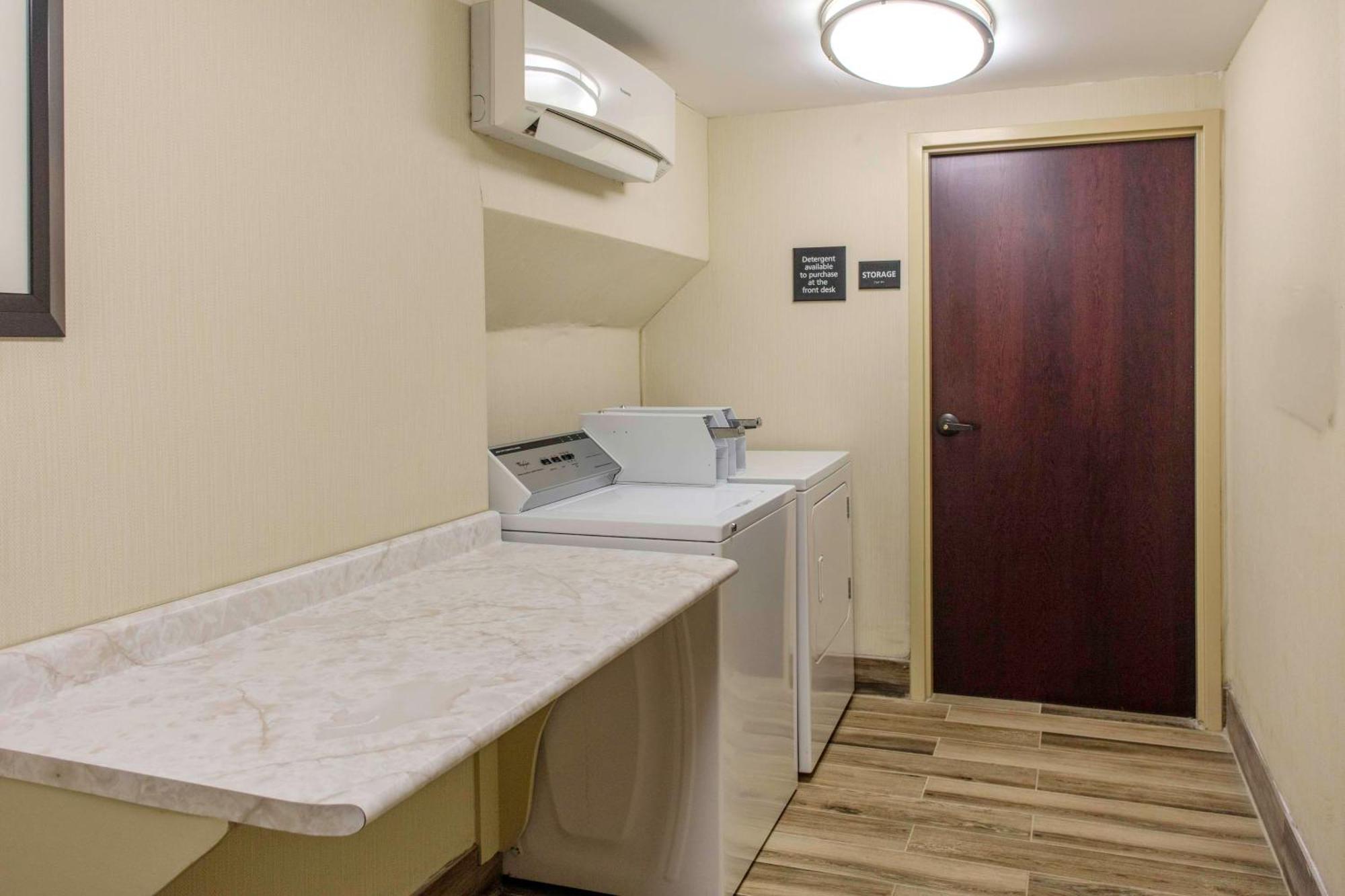 Hampton Inn Detroit Northville Esterno foto