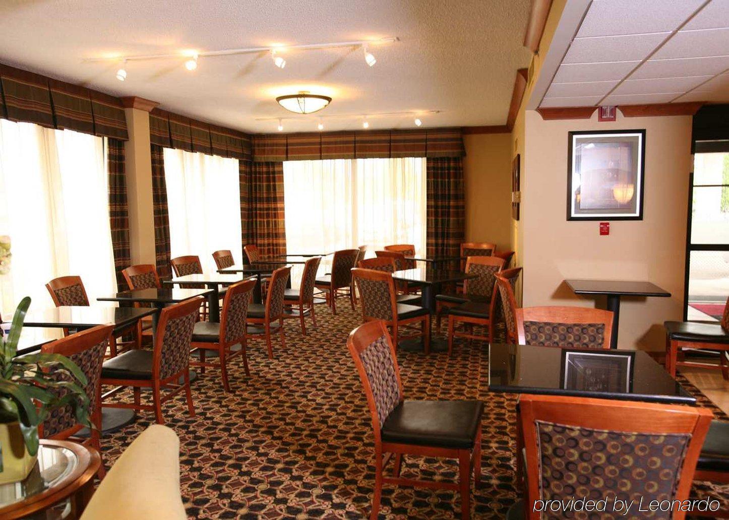 Hampton Inn Detroit Northville Ristorante foto